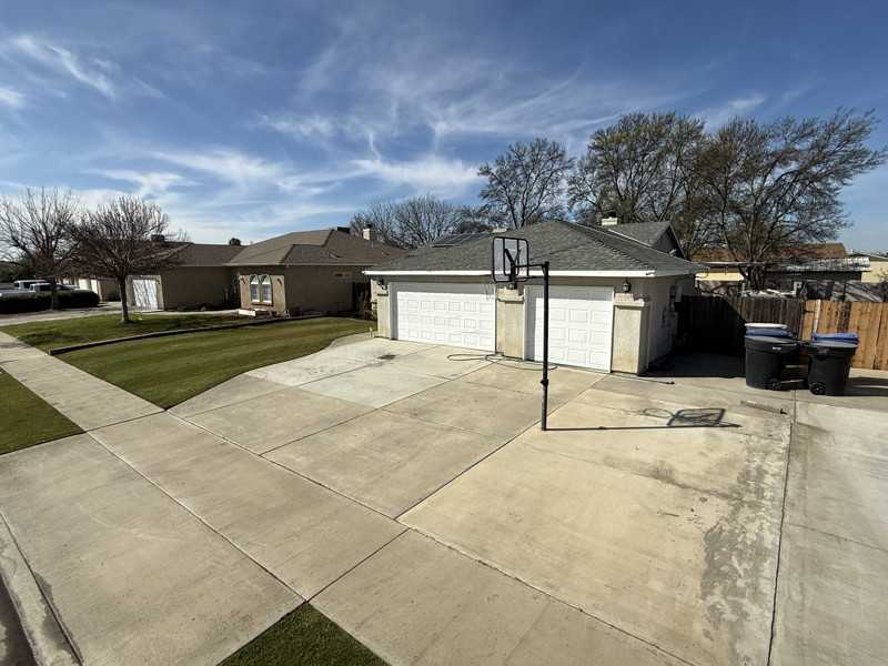 455 Westgate Pl - Photo 2 of 13