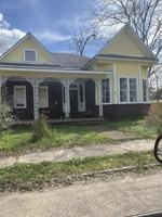 featured image of 201 E 3rd St