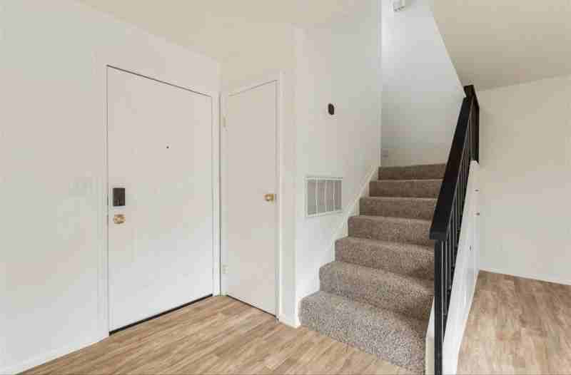 2827 Indian Creek Blvd - Photo 4 of 21