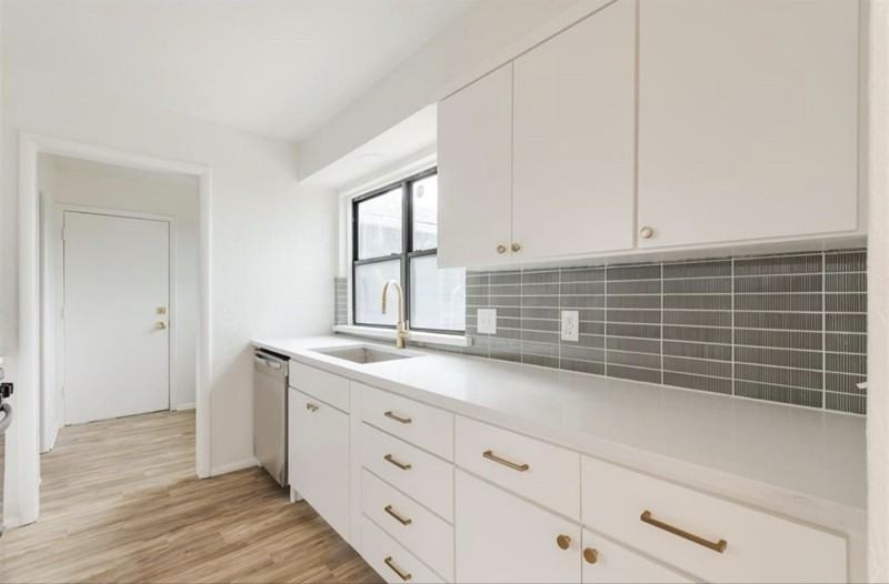 2827 Indian Creek Blvd - Photo 6 of 21