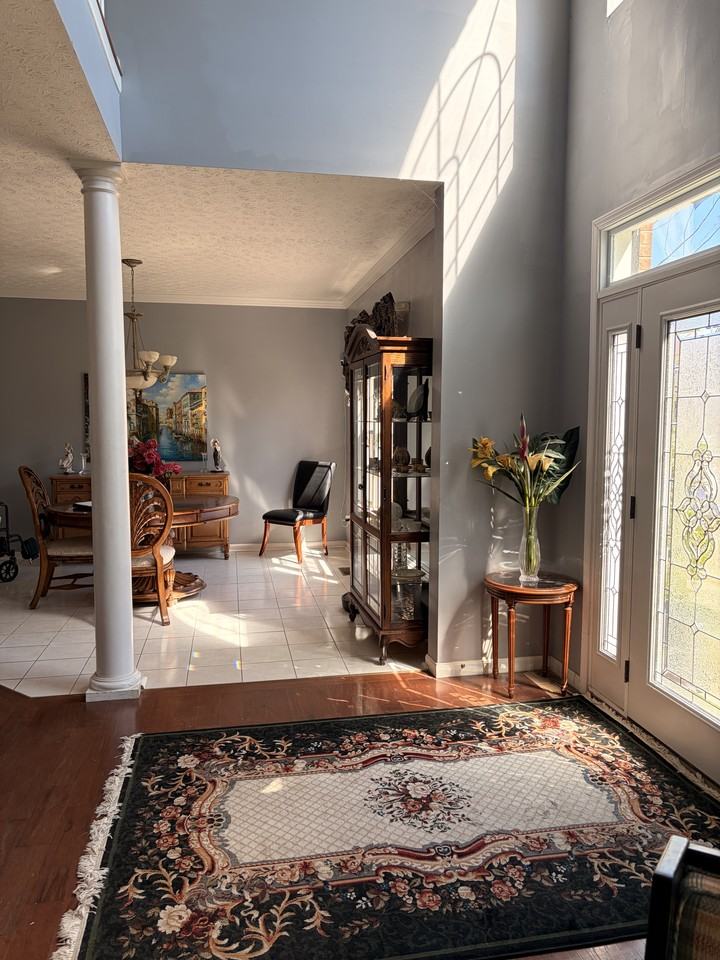 1111 Waverly Dr - Photo 2 of 8