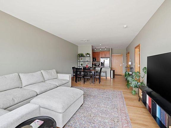 1550 E Royall Pl #11 - Photo 4 of 19