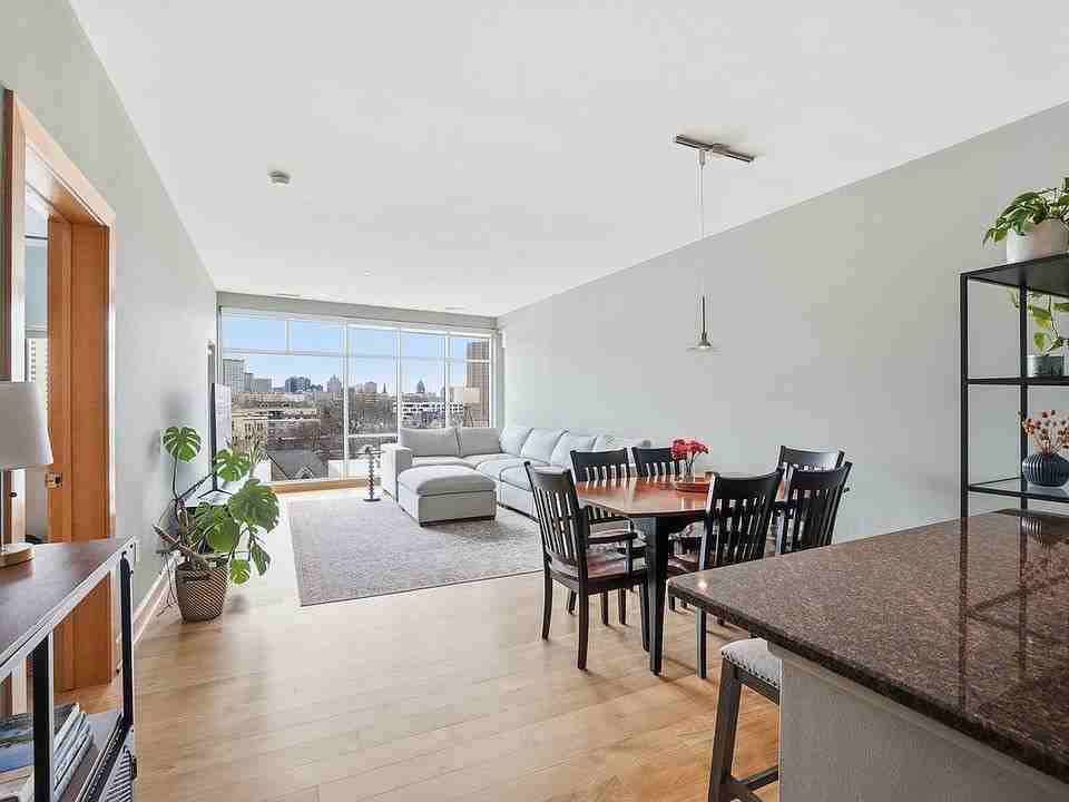 1550 E Royall Pl #11 - Photo 5 of 19