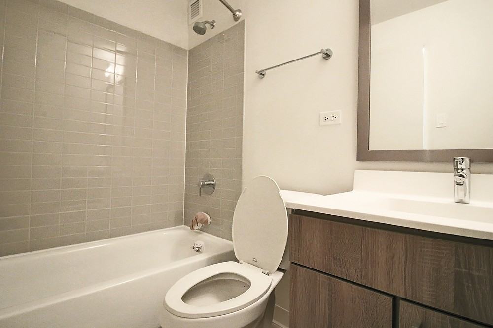 922 S Ashland Ave - Photo 4 of 7