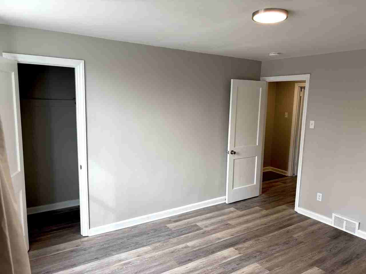 21 W 21st St - Photo 4 of 8