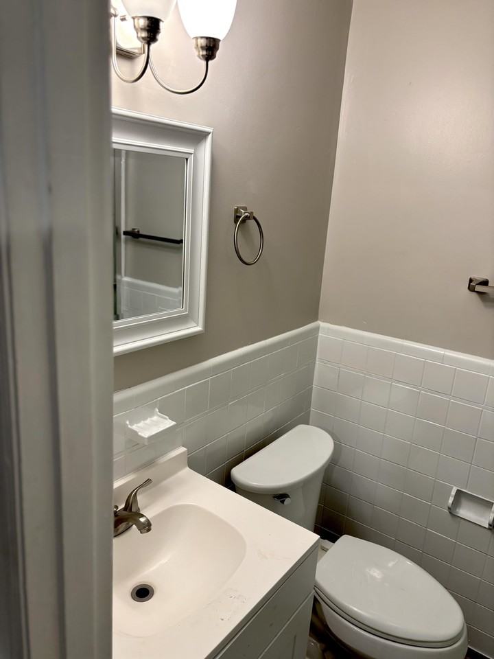 21 W 21st St - Photo 6 of 8