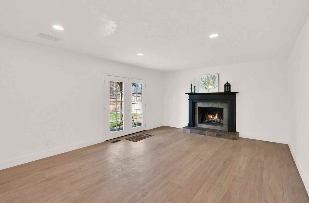 9714 Se - Photo 4 of 10