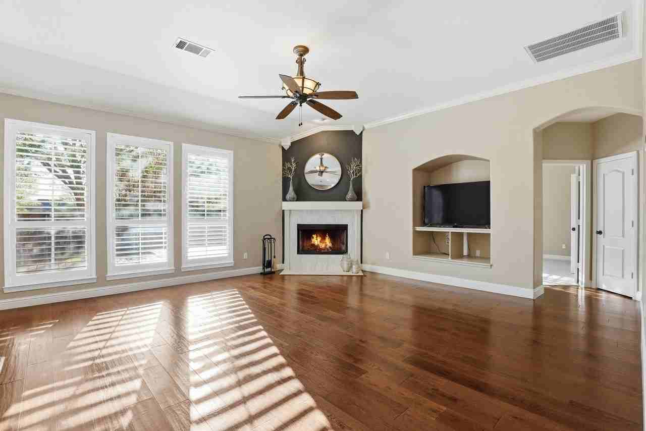 1101 Countryhill Dr - Photo 6 of 18