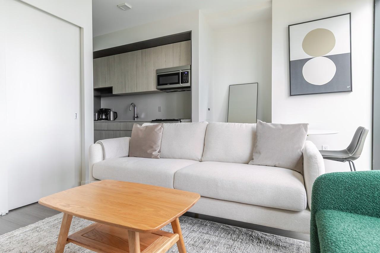 1235 S Indiana Ave - Photo 5 of 19