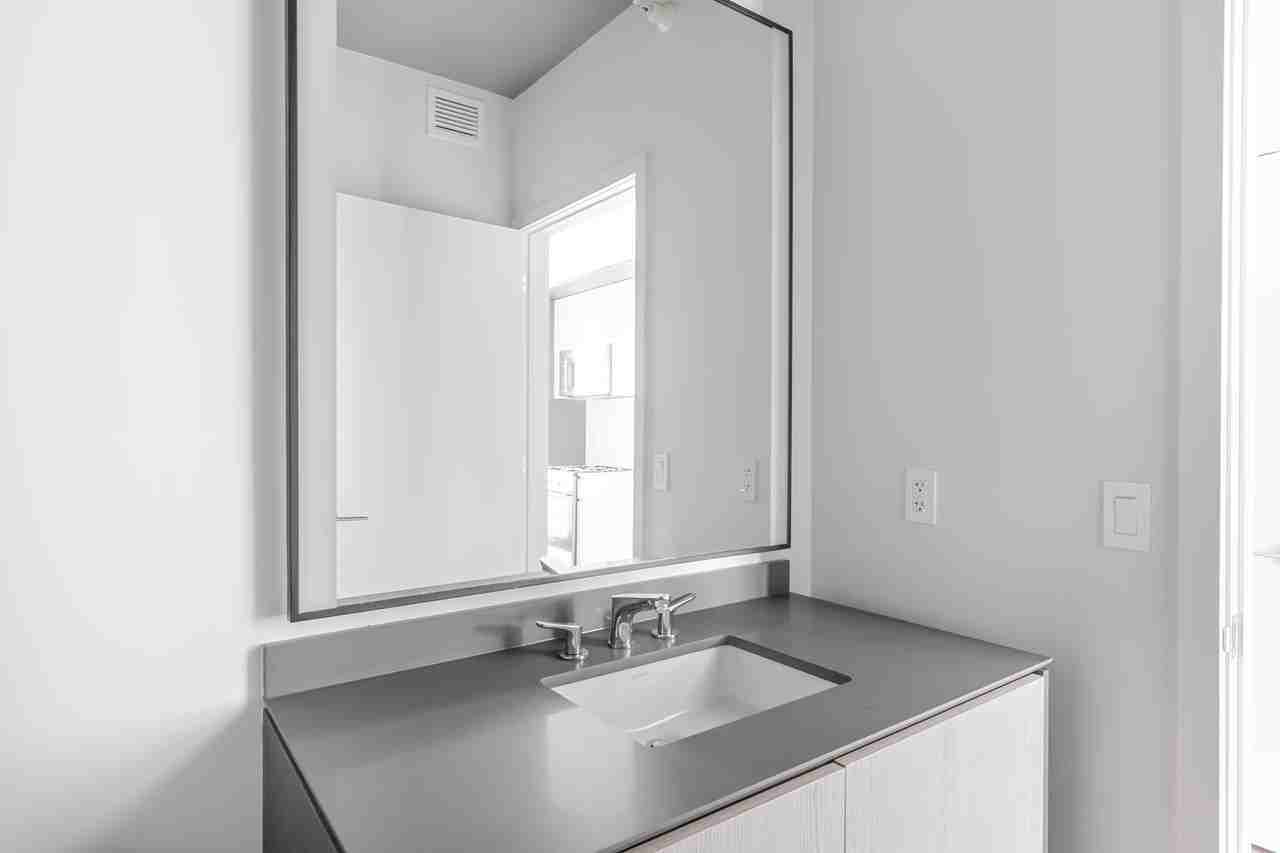 1235 S Indiana Ave - Photo 7 of 19