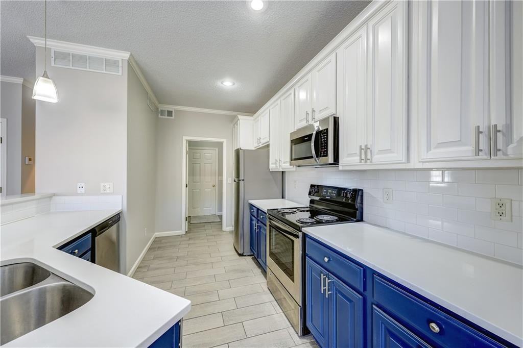 9206 Boehm Dr - Photo 3 of 10