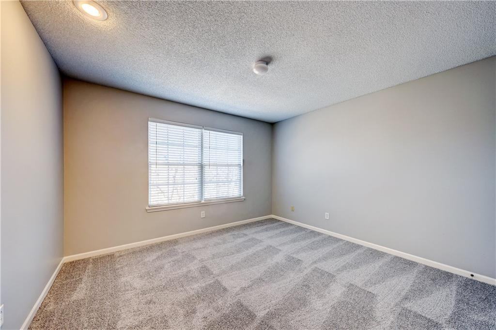 9206 Boehm Dr - Photo 7 of 10