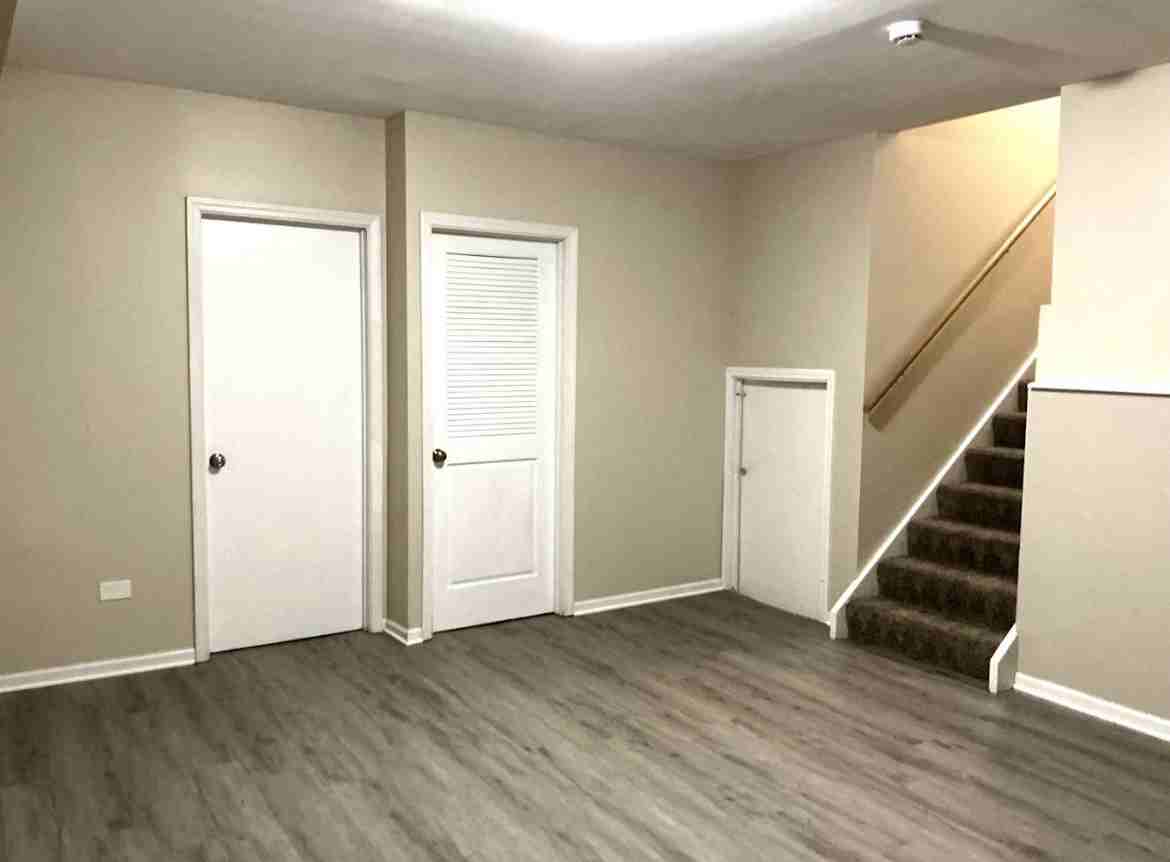 3248 N Newcastle Ave - Photo 2 of 7