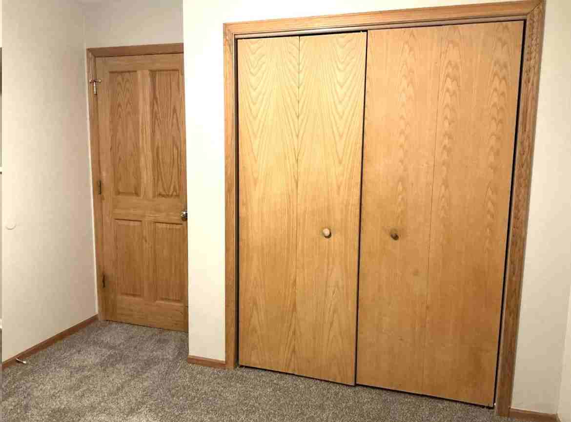 3248 N Newcastle Ave - Photo 3 of 7