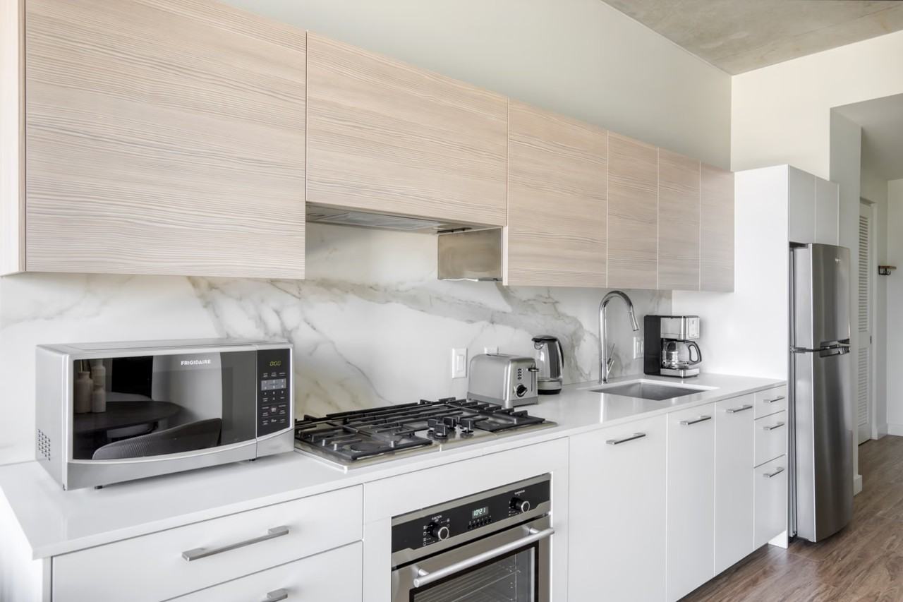 610 W Randolph St - Photo 2 of 16