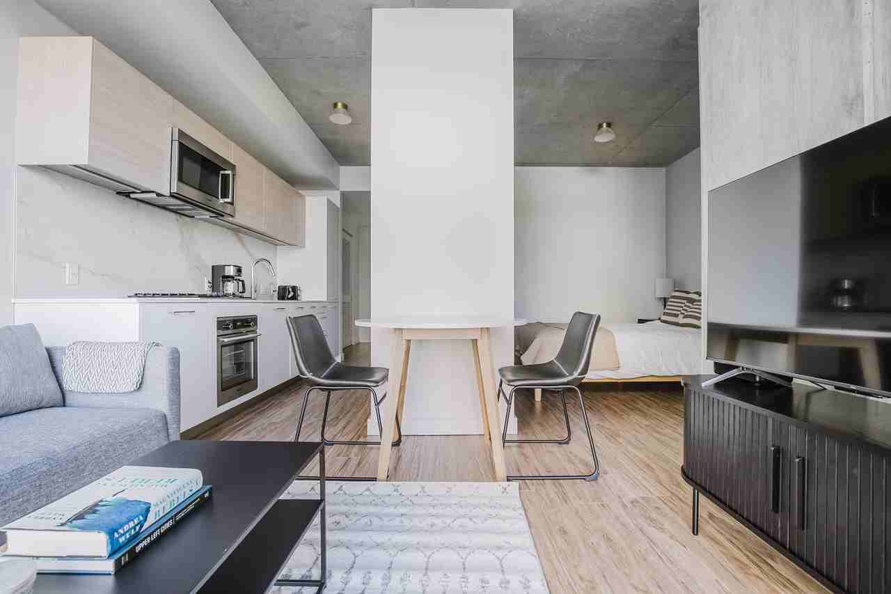 610 W Randolph St - Photo 3 of 16