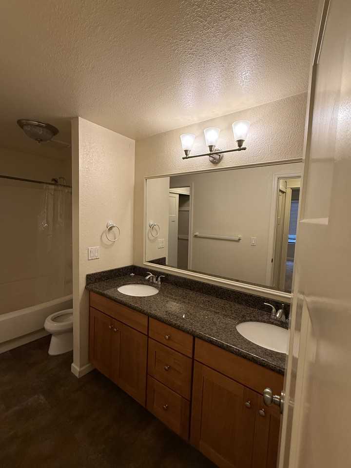 10009 Ne 123rd St #DA - Photo 3 of 8