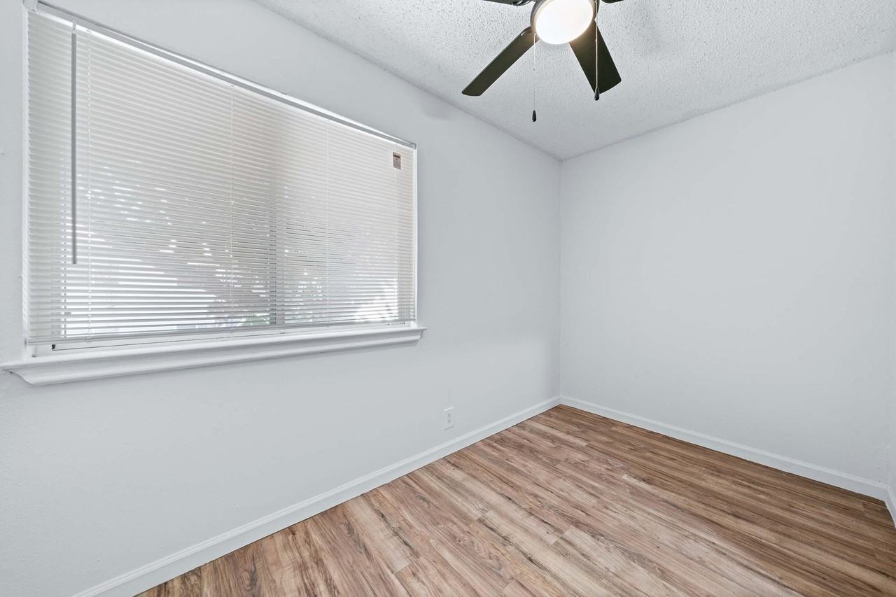 9008 Galewood Dr #7-225 - Photo 6 of 17