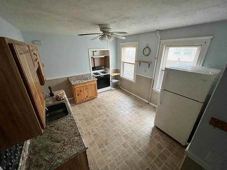 9 Brookline Ave - Photo 3 of 11