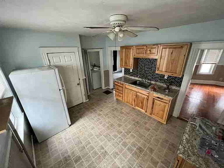 9 Brookline Ave - Photo 5 of 11