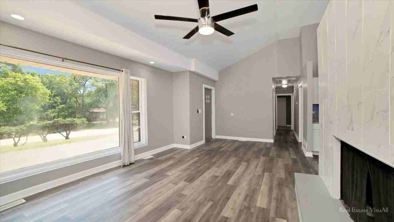 11460 73rd Pl - Photo 7 of 19