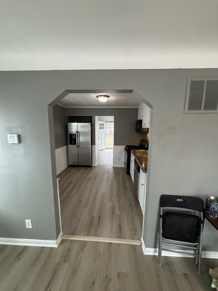 19029 Victor St - Photo 3 of 16