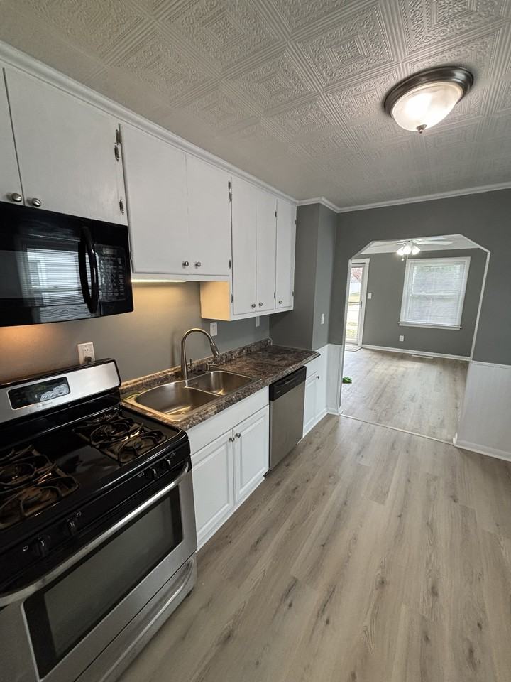 19029 Victor St - Photo 5 of 16