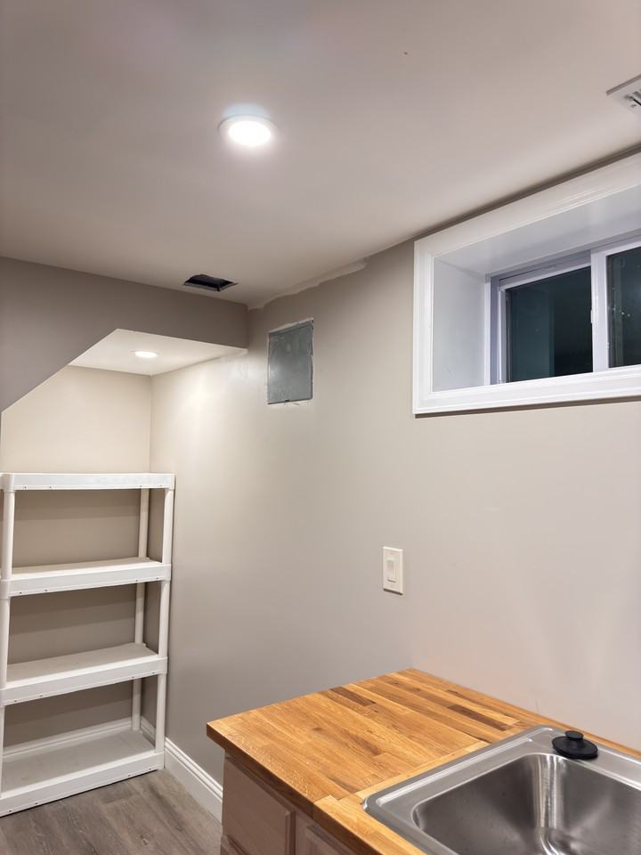 8361 Circle Dr - Photo 6 of 17