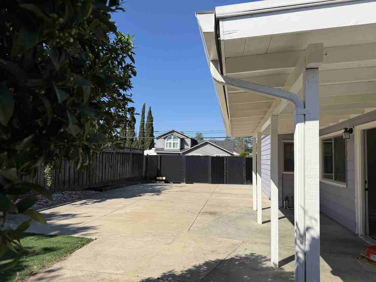 43135 Gatewood St - Photo 4 of 9