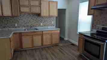 featured image of 660 Warren Ave #A