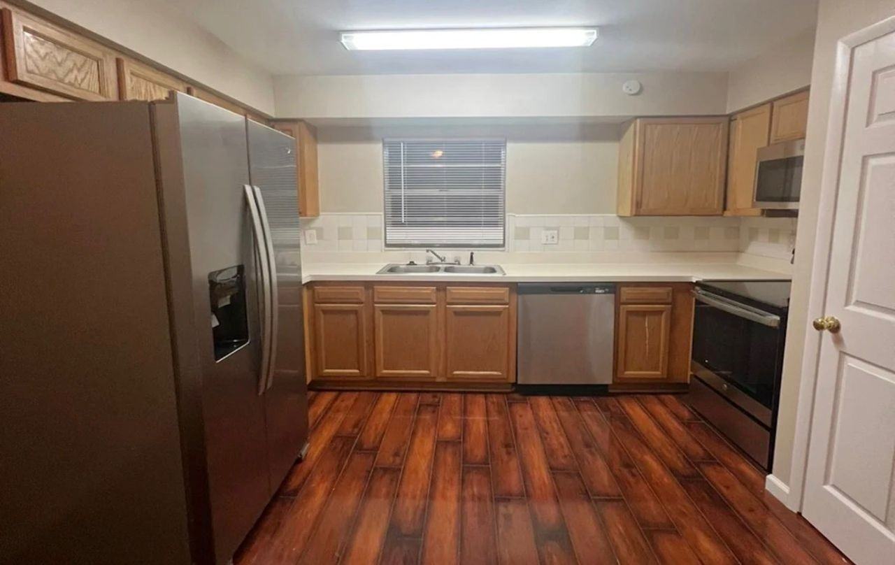 348 Santiago Ct #NA - Photo 5 of 7