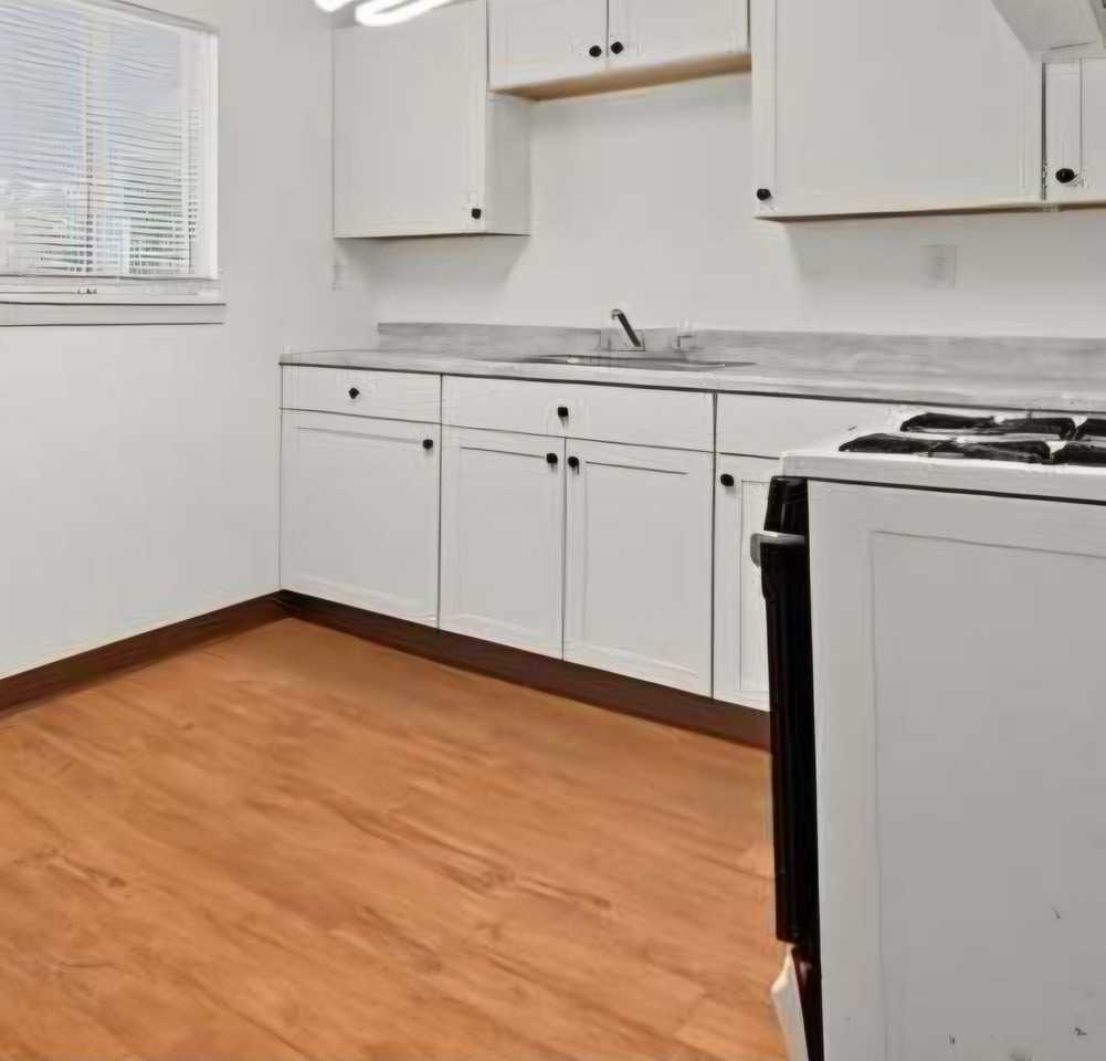 705 Russellwood Ave #2ndFL - Photo 3 of 20