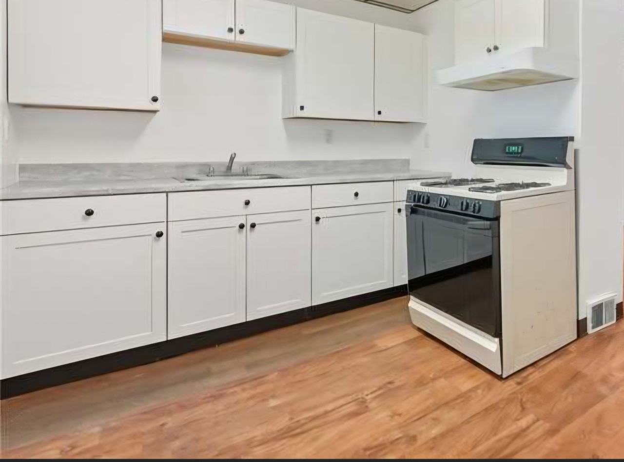 705 Russellwood Ave #2ndFL - Photo 4 of 20