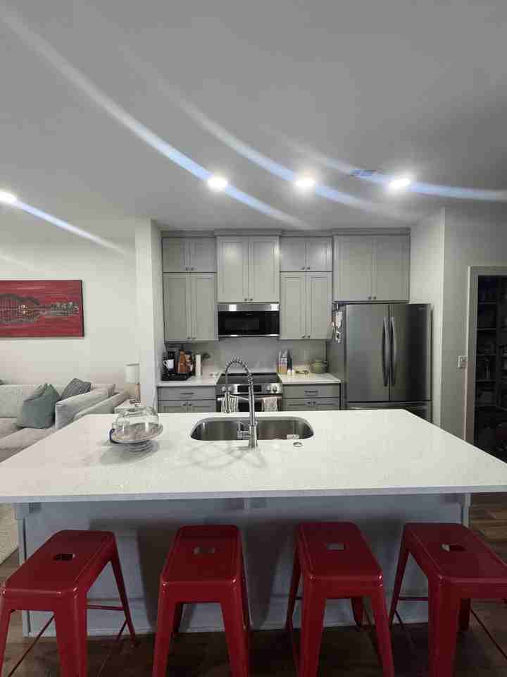 933 N Oakland Ave #NA - Photo 7 of 8