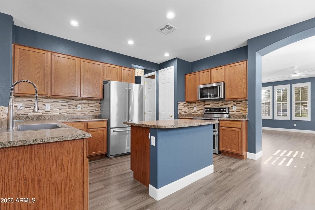 36590 W Barcelona Ln - Photo 4 of 19