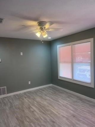 1358 Oak Park Dr - Photo 4 of 17