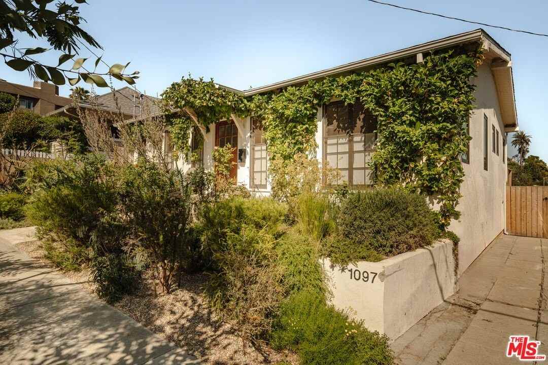 1097 W Kensington Rd - Photo 3 of 49