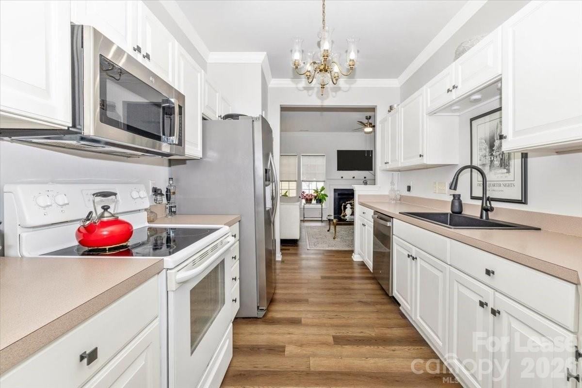 4100 Christine Ln Unit C - Photo 2 of 33