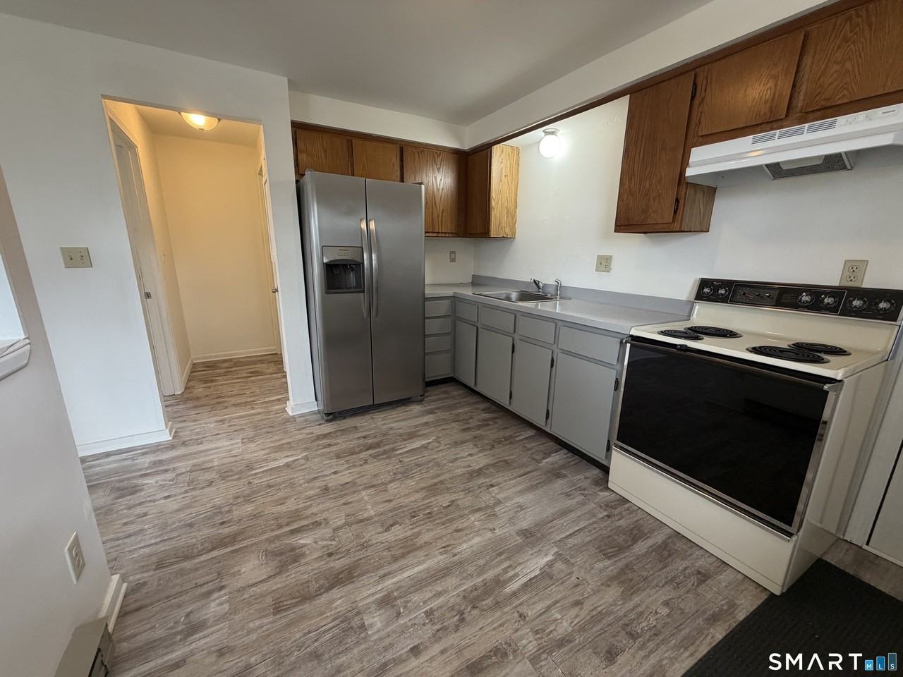 58 Yorkshire St Unit C - Photo 3 of 13