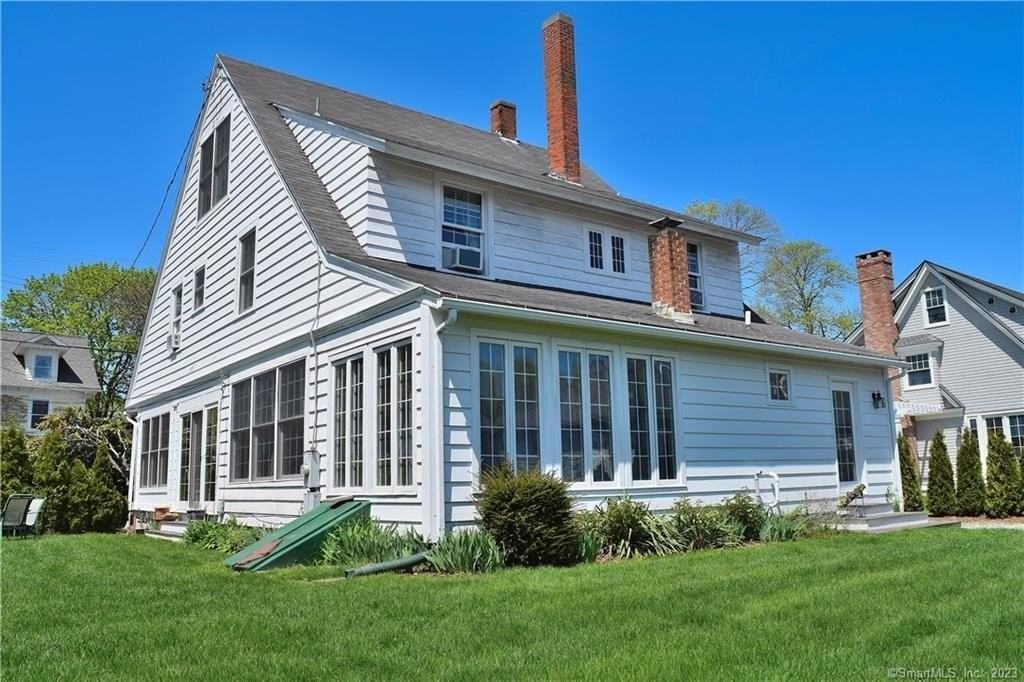 33 Grove Ave - Photo 3 of 35