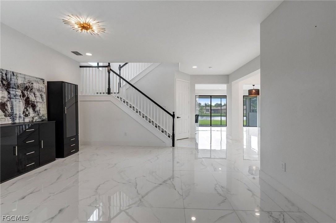 11604 Meadowrun Cir - Photo 4 of 48