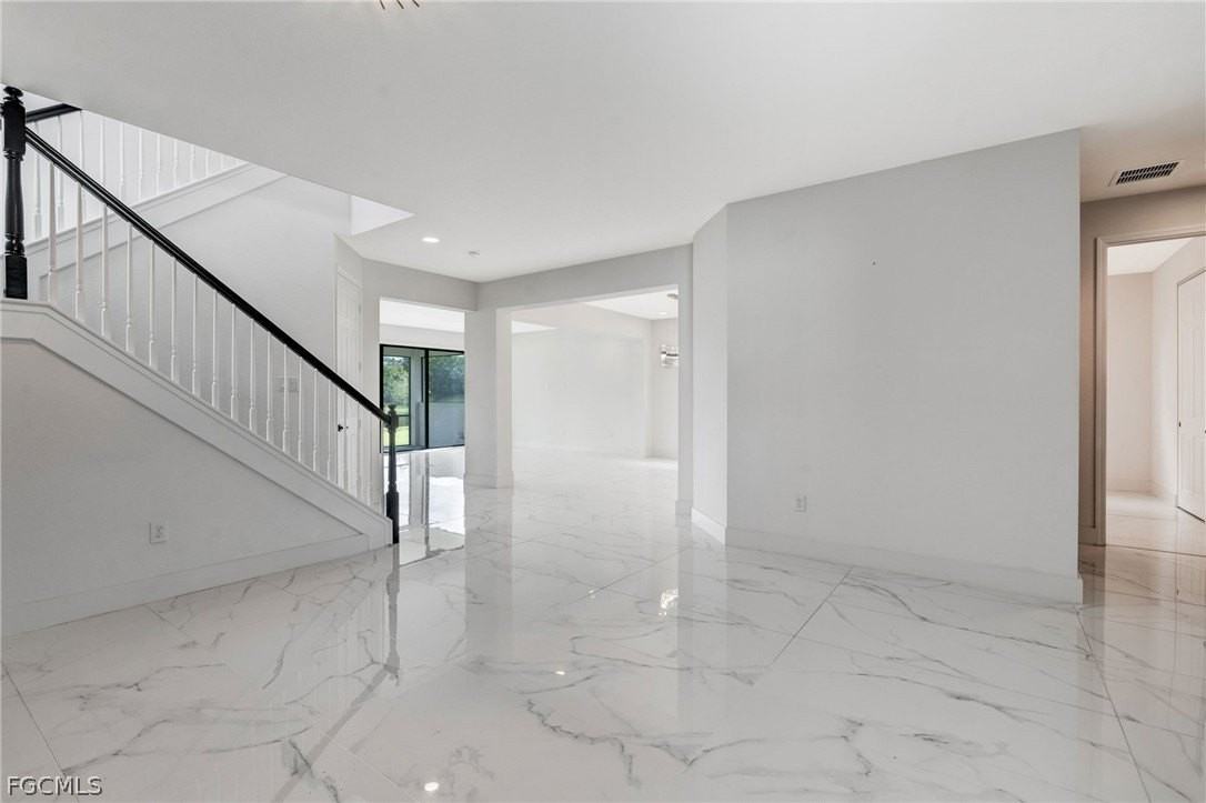 11604 Meadowrun Cir - Photo 5 of 48