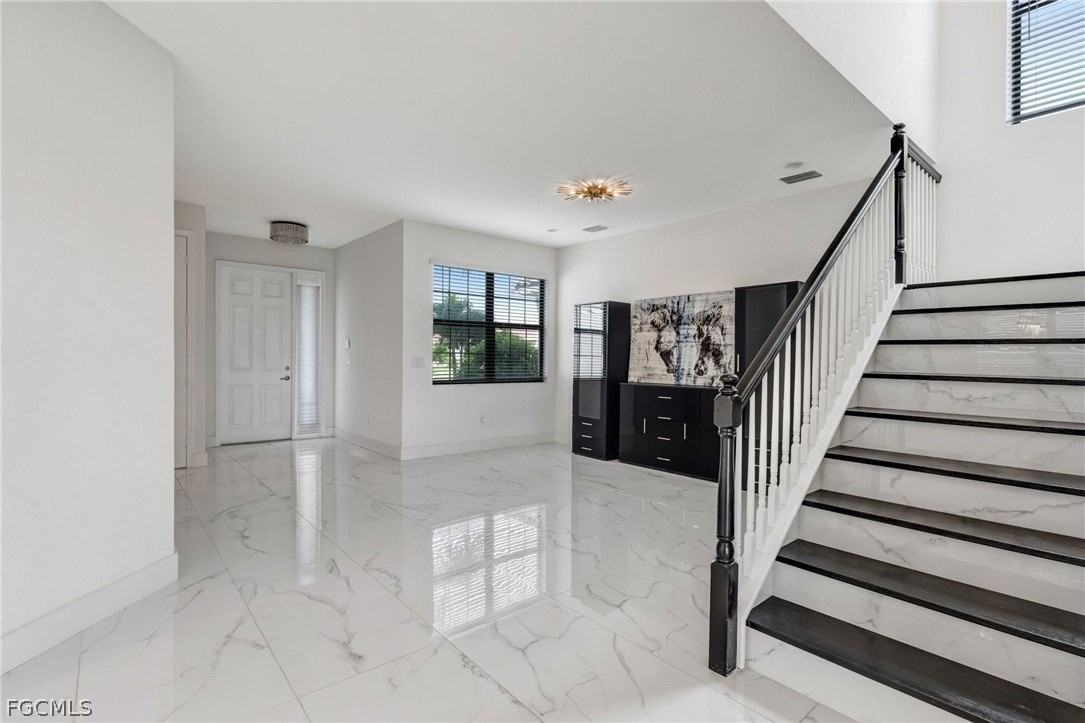 11604 Meadowrun Cir - Photo 7 of 48