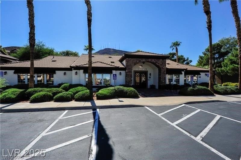 231 W Horizon Ridge Pkwy #1113 - Photo 2 of 22