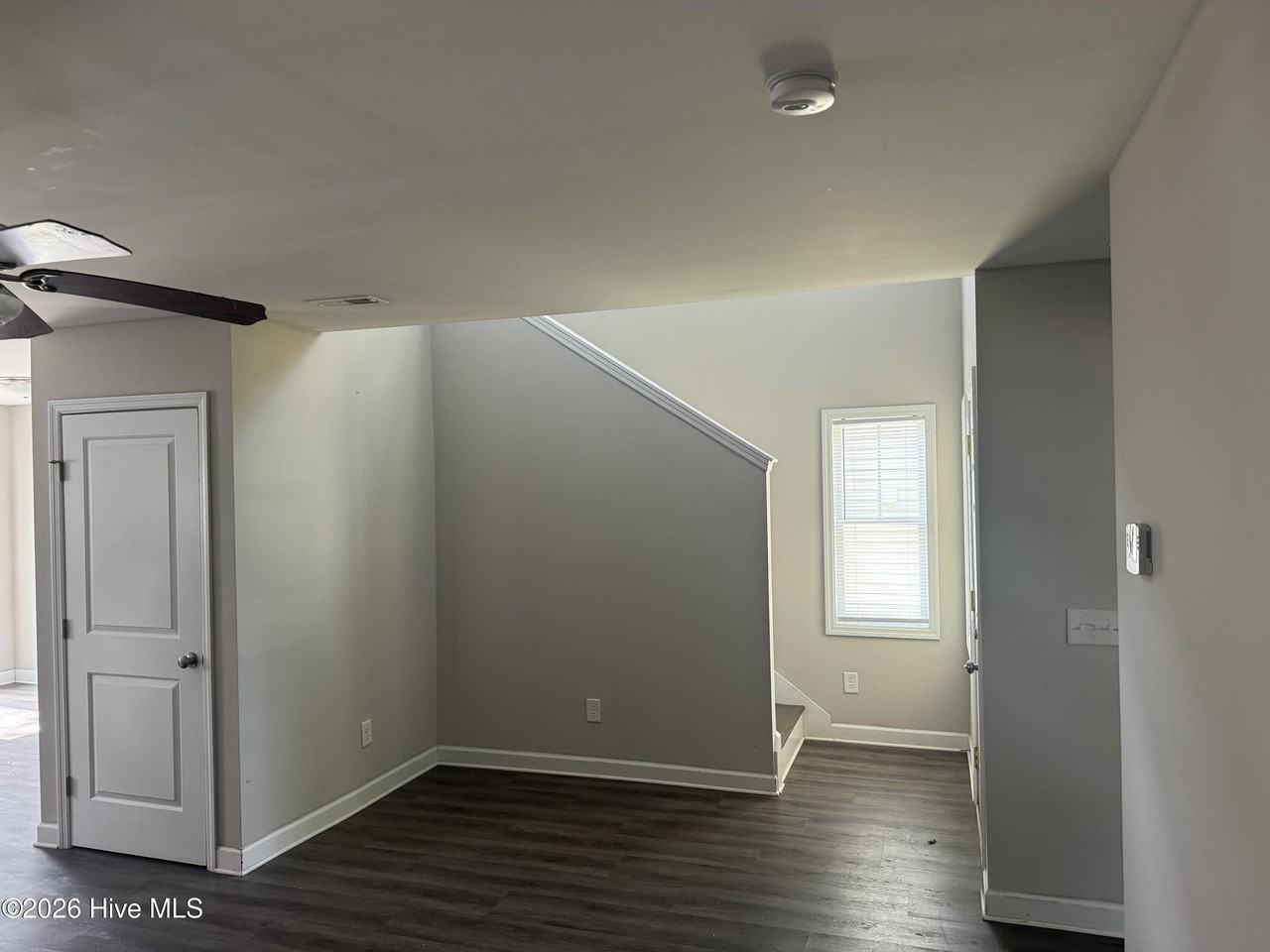 218 Jordan Ln - Photo 6 of 27