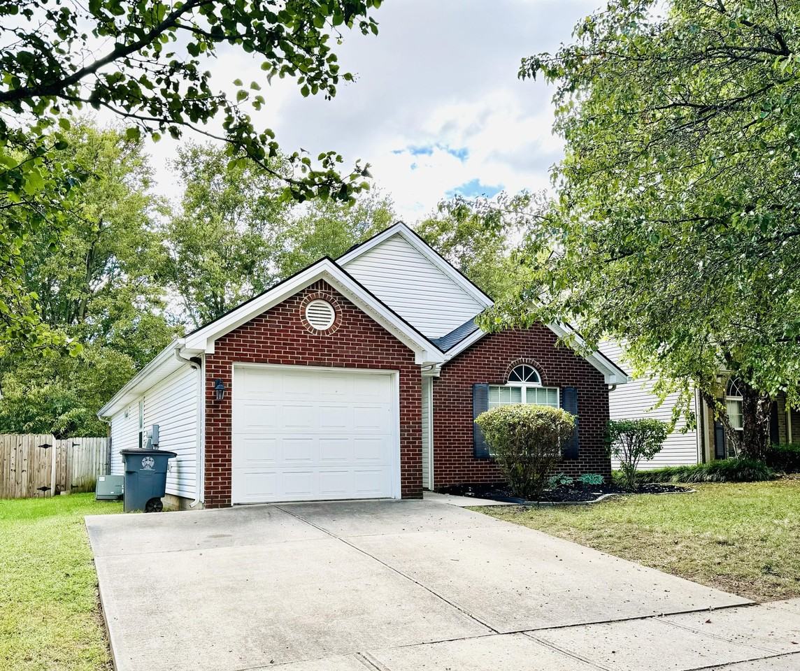 2216 Prescott Ln - Photo 3 of 23