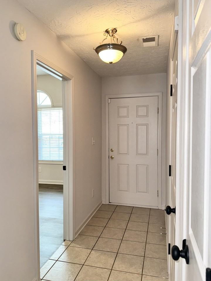 2216 Prescott Ln - Photo 4 of 23