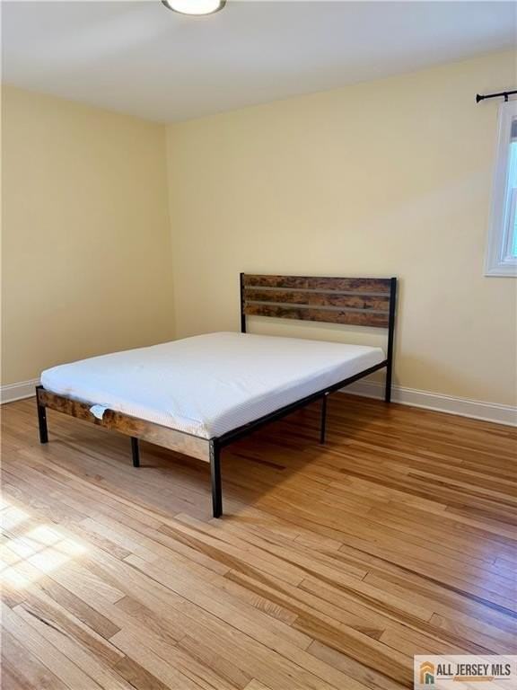 1084 Stelton Rd - Photo 5 of 12