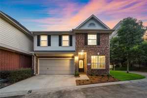 featured image of 2626 Couch St #1