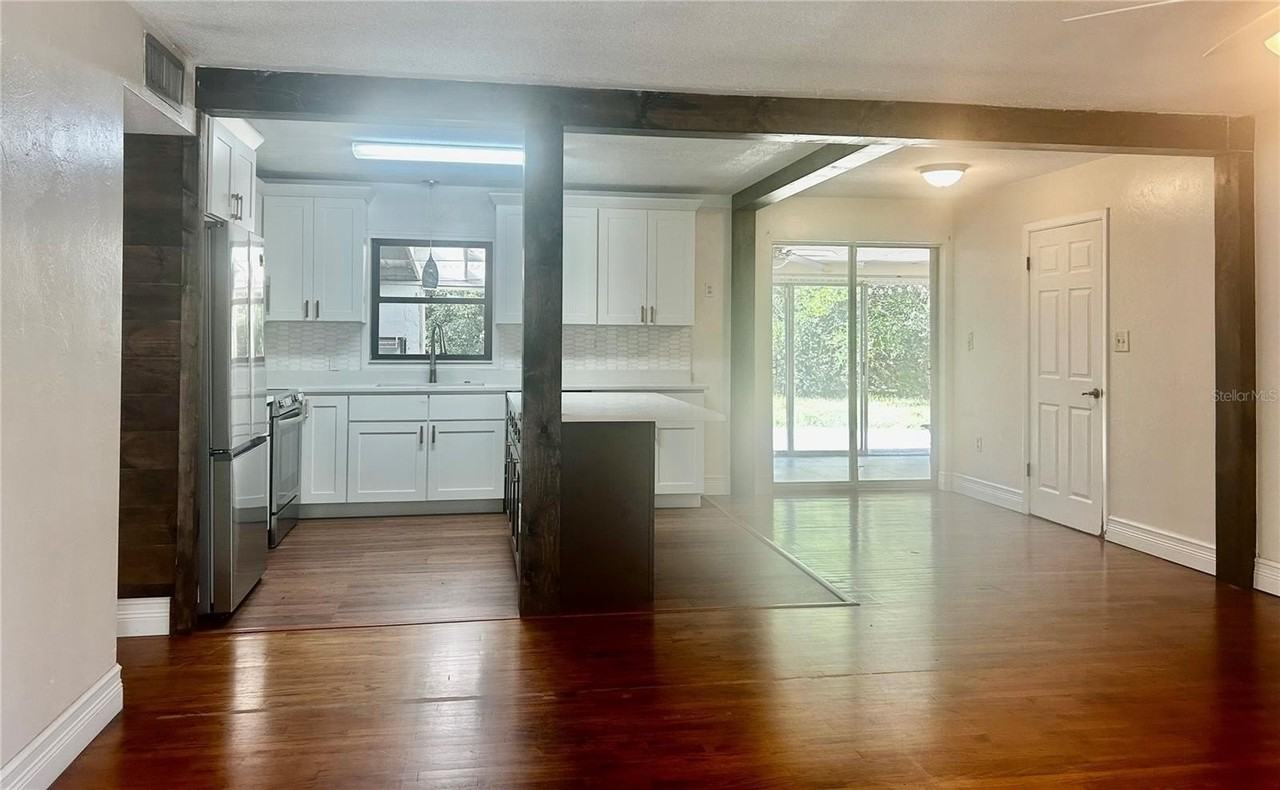 410 Ne 15th Ct - Photo 6 of 34